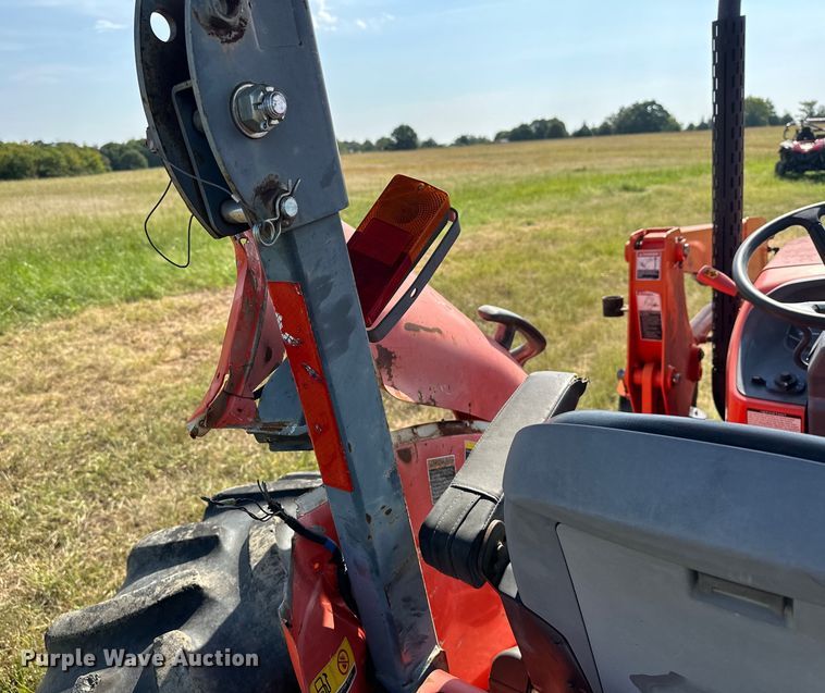 image for item EJ8910 2012 Kubota M7040D MFWD tractor