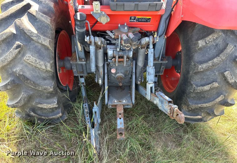 image for item EJ8910 2012 Kubota M7040D MFWD tractor