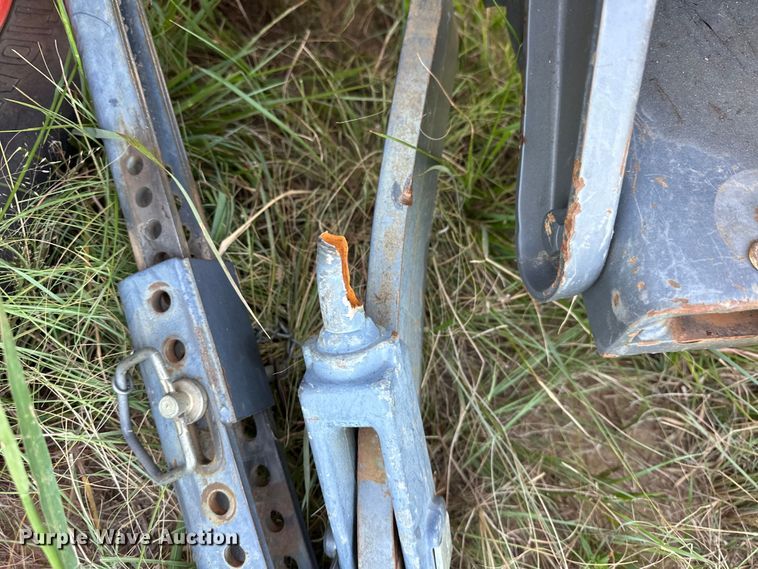 image for item EJ8910 2012 Kubota M7040D MFWD tractor