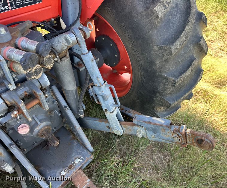 image for item EJ8910 2012 Kubota M7040D MFWD tractor