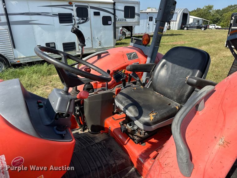 image for item EJ8910 2012 Kubota M7040D MFWD tractor