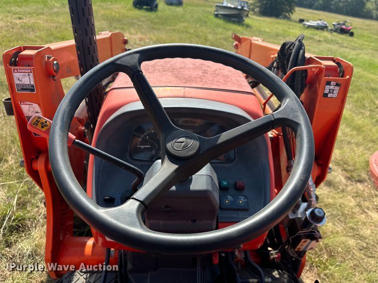 image for item EJ8910 2012 Kubota M7040D MFWD tractor