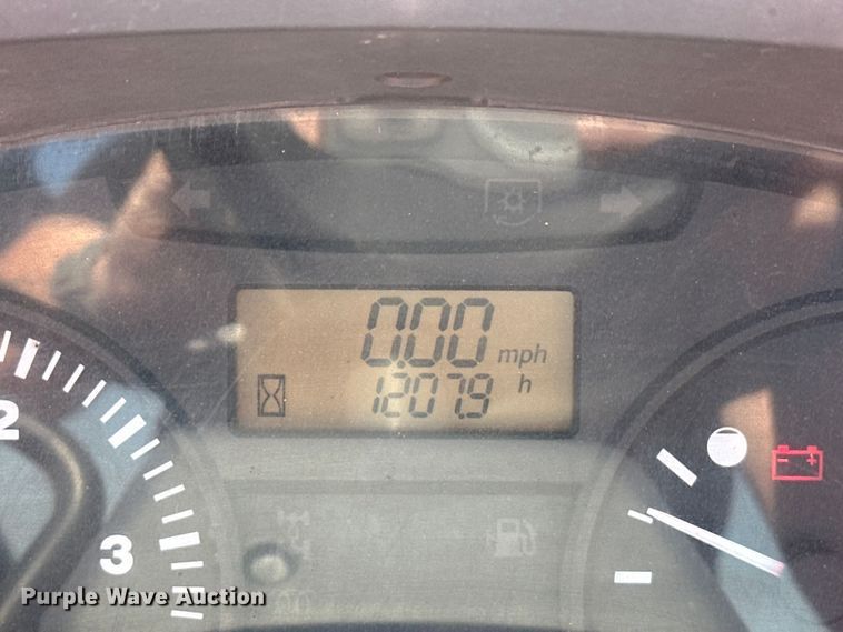 image for item EJ8910 2012 Kubota M7040D MFWD tractor