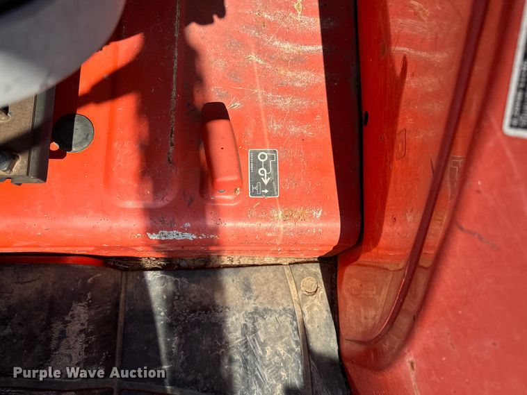 image for item EJ8910 2012 Kubota M7040D MFWD tractor