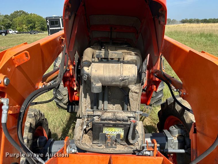 image for item EJ8910 2012 Kubota M7040D MFWD tractor