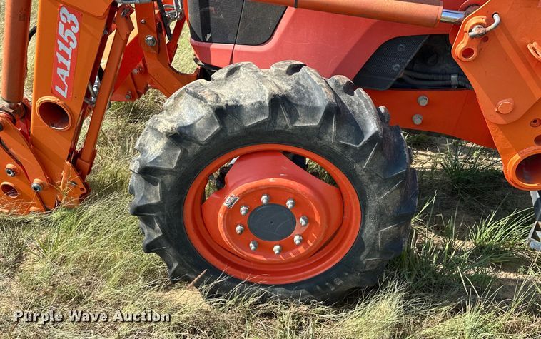 image for item EJ8910 2012 Kubota M7040D MFWD tractor