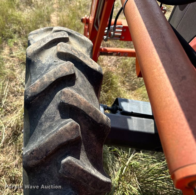 image for item EJ8910 2012 Kubota M7040D MFWD tractor