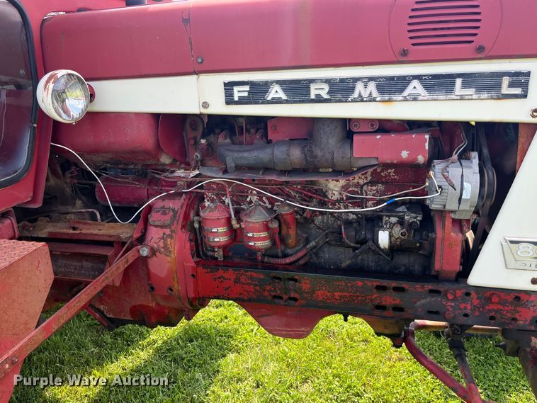 image for item EK8944 1965 International Harvester Farmall 806 tractor