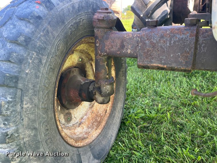 image for item EK8945 1964 David Brown 990 Selectmatic tractor