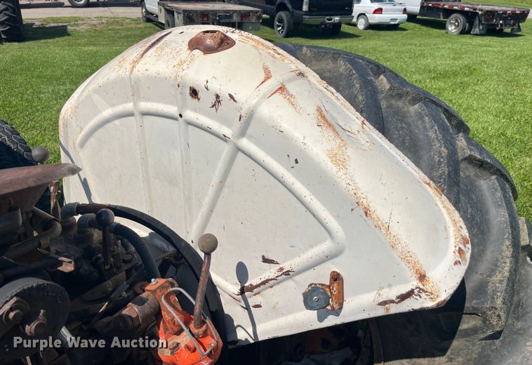 image for item EK8945 1964 David Brown 990 Selectmatic tractor