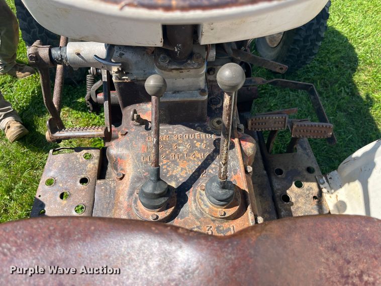 image for item EK8945 1964 David Brown 990 Selectmatic tractor