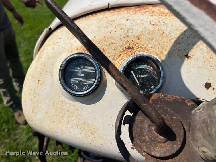 image for item EK8945 1964 David Brown 990 Selectmatic tractor