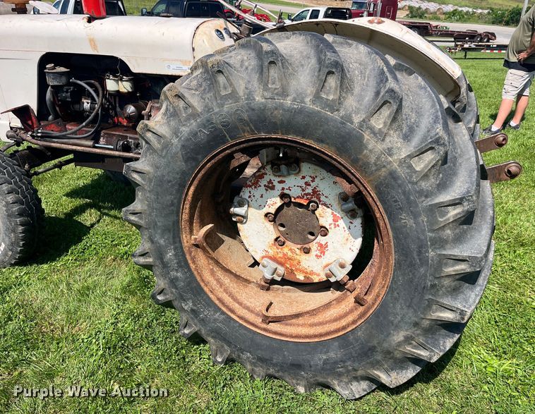 image for item EK8945 1964 David Brown 990 Selectmatic tractor