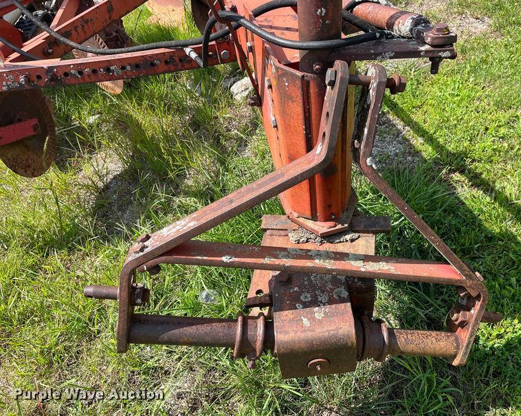 image for item EK8956 Massey Ferguson five bottom plow