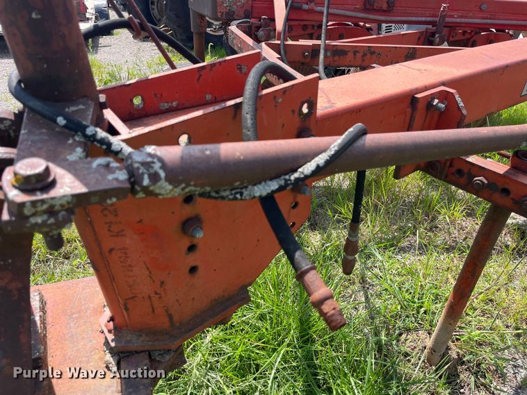 image for item EK8956 Massey Ferguson five bottom plow