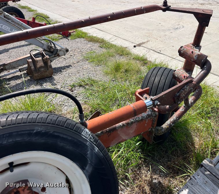 image for item EK8956 Massey Ferguson five bottom plow