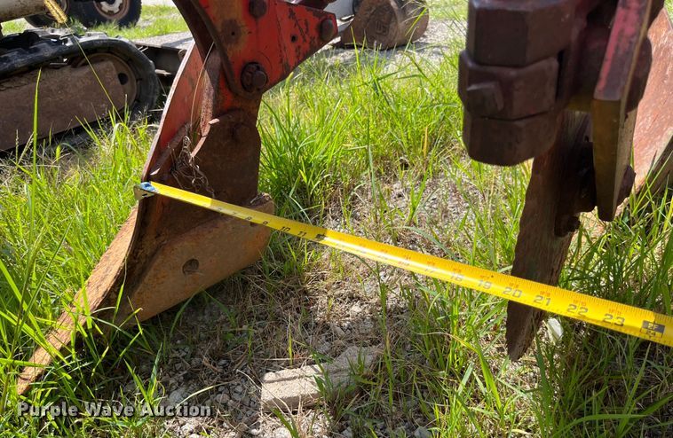 image for item EK8956 Massey Ferguson five bottom plow