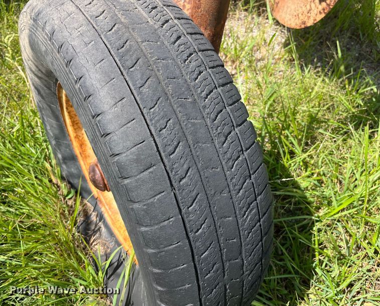 image for item EK8956 Massey Ferguson five bottom plow