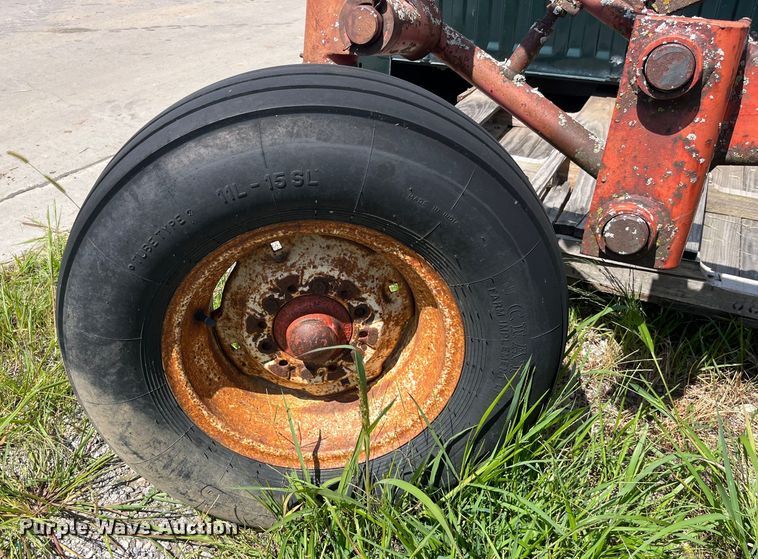 image for item EK8956 Massey Ferguson five bottom plow