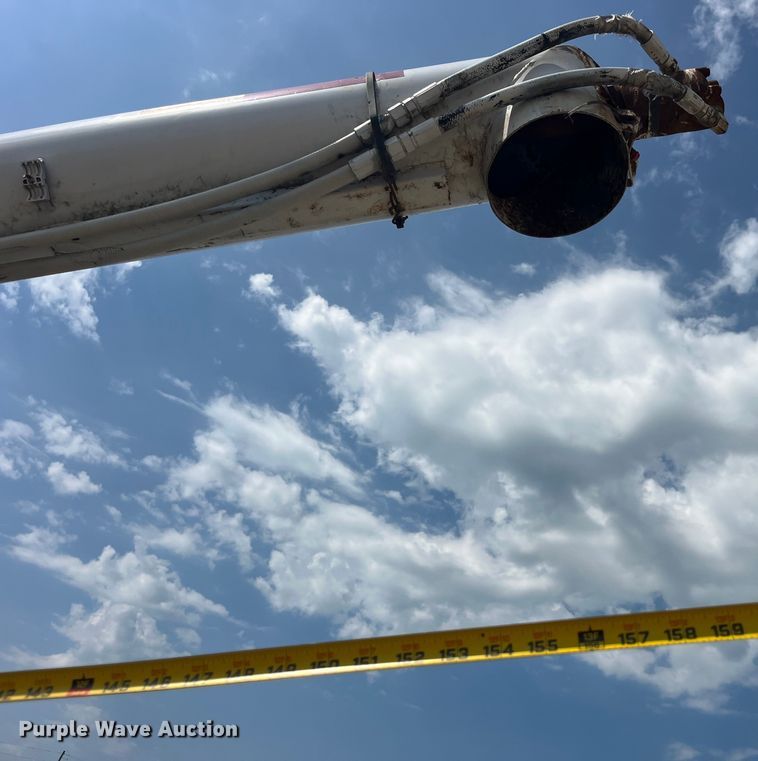 image for item EK8961 1995 Freightliner fertilizer delivery truck