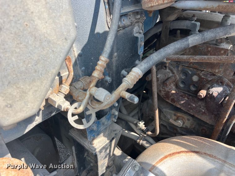 image for item EK8961 1995 Freightliner fertilizer delivery truck