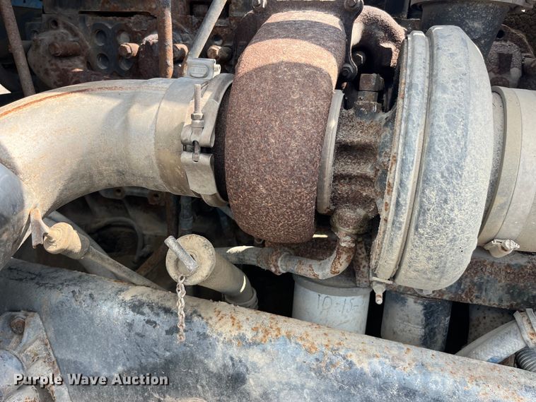 image for item EK8961 1995 Freightliner fertilizer delivery truck