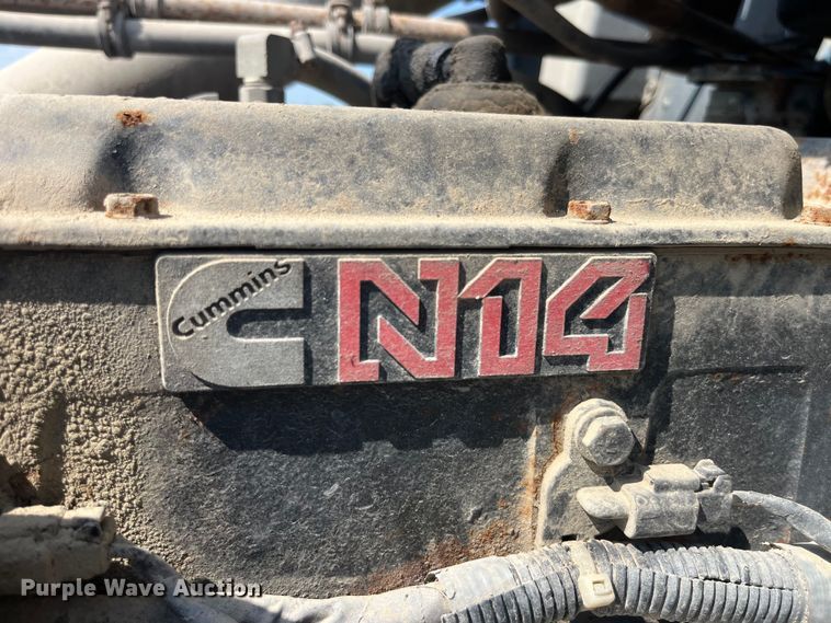 image for item EK8961 1995 Freightliner fertilizer delivery truck