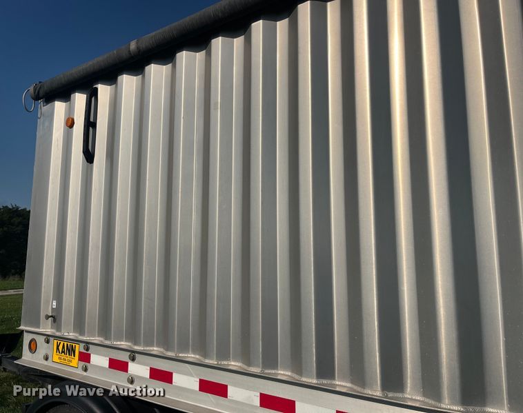 image for item EK8997 2015 Kann pup grain trailer