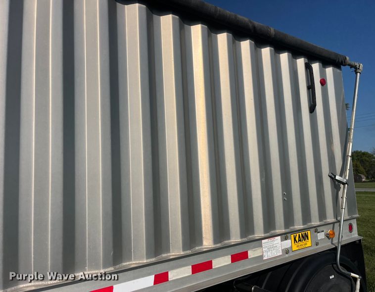 image for item EK8997 2015 Kann pup grain trailer