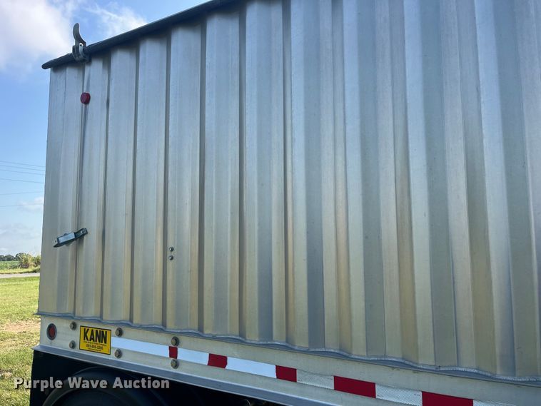 image for item EK8997 2015 Kann pup grain trailer