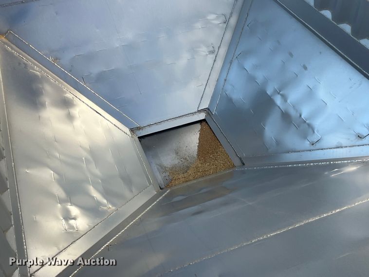 image for item EK8997 2015 Kann pup grain trailer