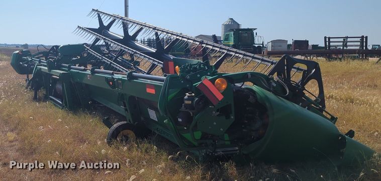 image for item EQ2004 2014 John Deere  640D draper head
