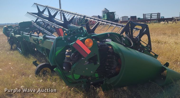 image for item EQ2004 2014 John Deere  640D draper head