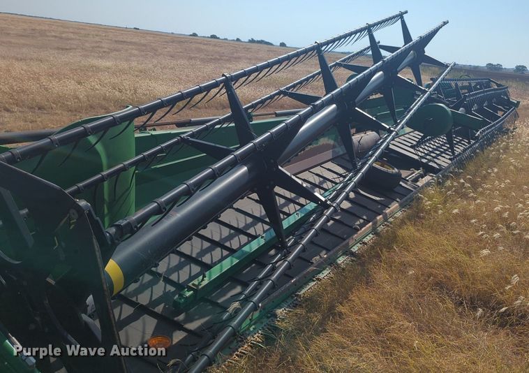 image for item EQ2004 2014 John Deere  640D draper head