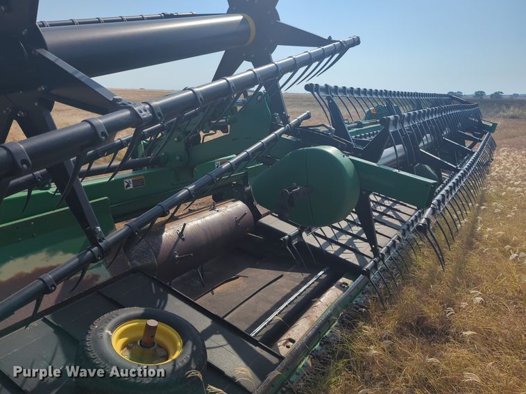 image for item EQ2004 2014 John Deere  640D draper head