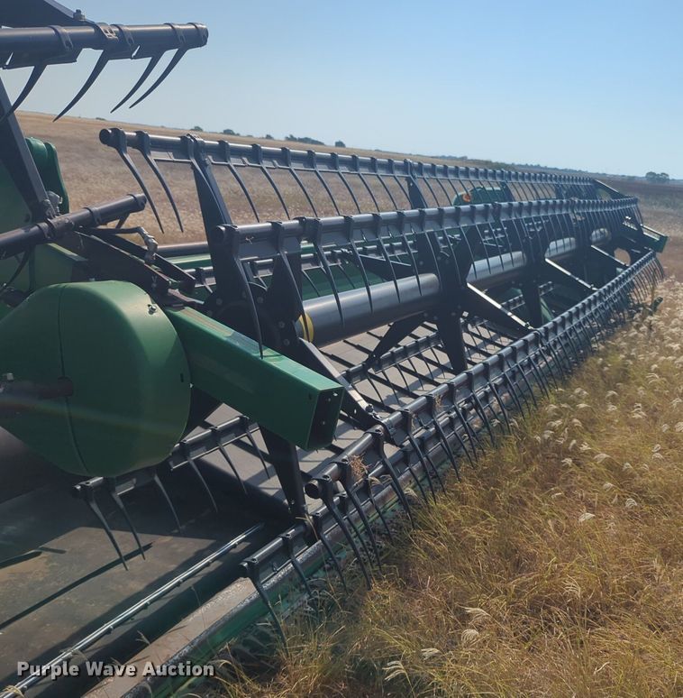 image for item EQ2004 2014 John Deere  640D draper head