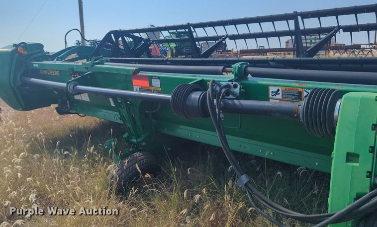 image for item EQ2004 2014 John Deere  640D draper head