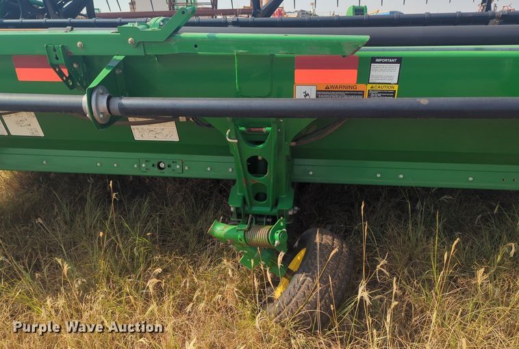 image for item EQ2004 2014 John Deere  640D draper head