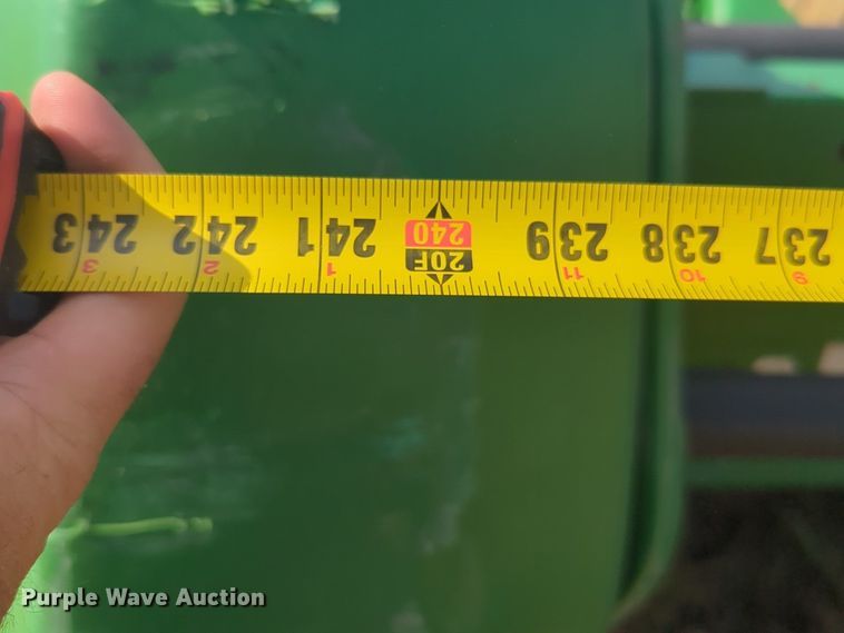 image for item EQ2004 2014 John Deere  640D draper head