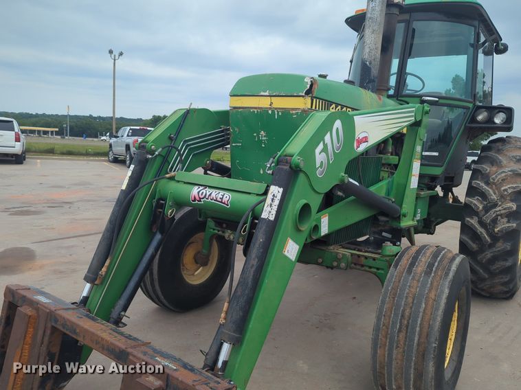 image for item EQ2078 1982 John Deere  4440 tractor