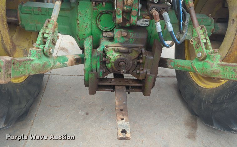 image for item EQ2078 1982 John Deere  4440 tractor