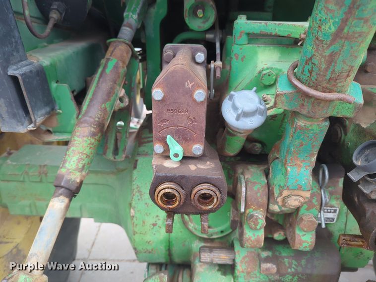 image for item EQ2078 1982 John Deere  4440 tractor