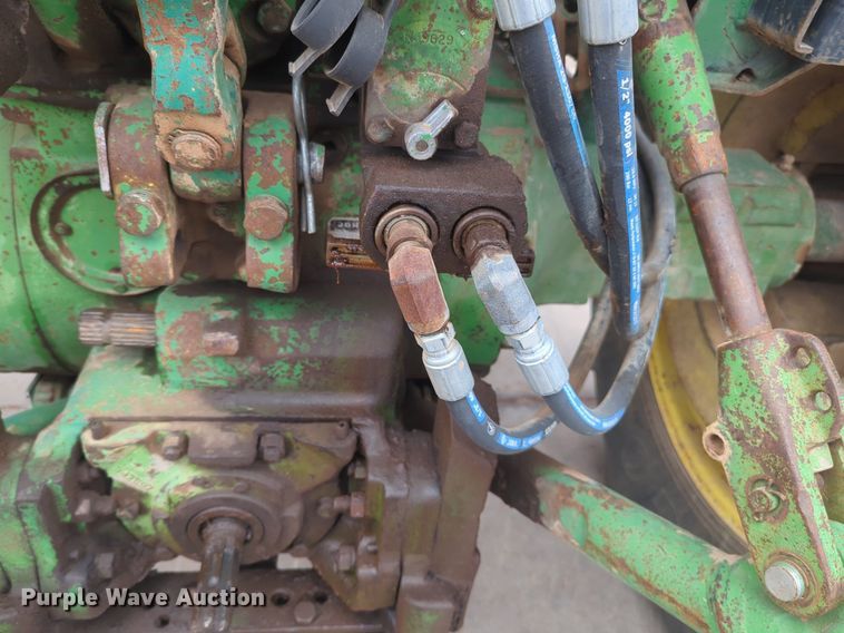 image for item EQ2078 1982 John Deere  4440 tractor