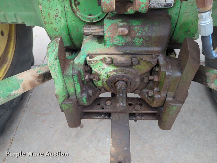 image for item EQ2078 1982 John Deere  4440 tractor