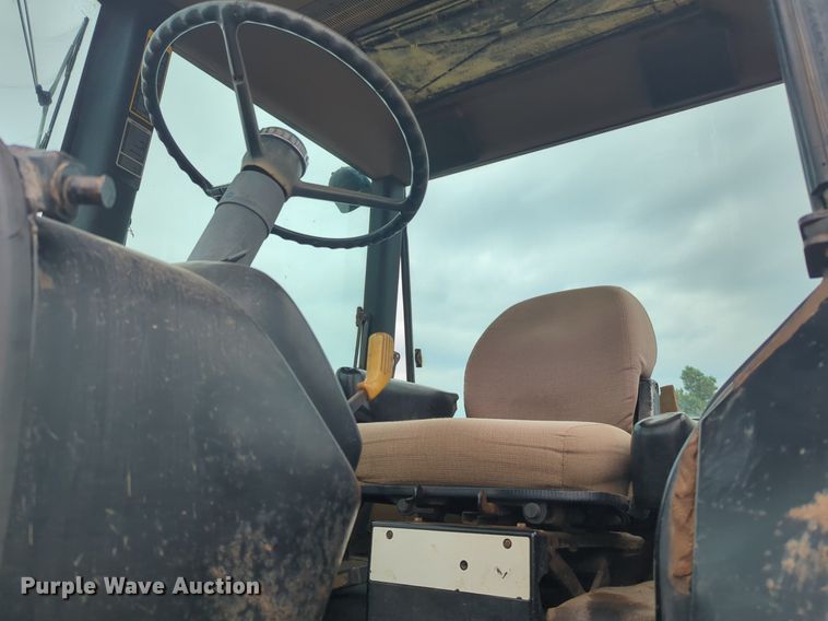 image for item EQ2078 1982 John Deere  4440 tractor