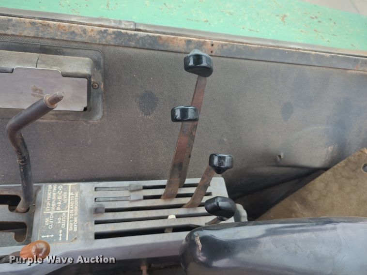 image for item EQ2078 1982 John Deere  4440 tractor