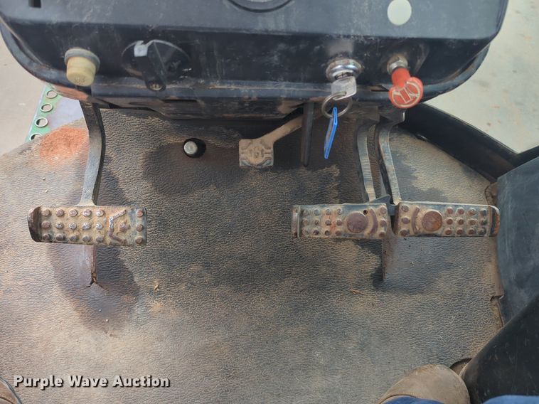 image for item EQ2078 1982 John Deere  4440 tractor