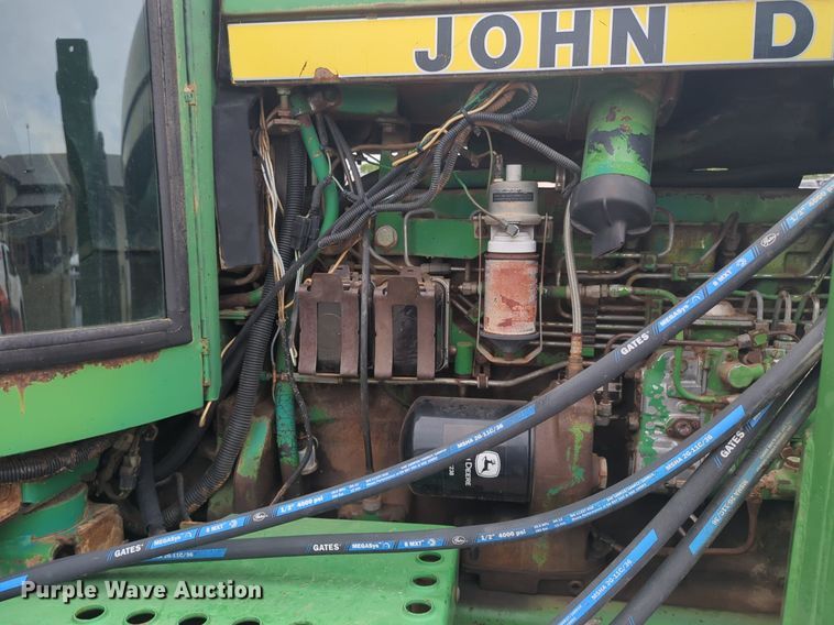 image for item EQ2078 1982 John Deere  4440 tractor