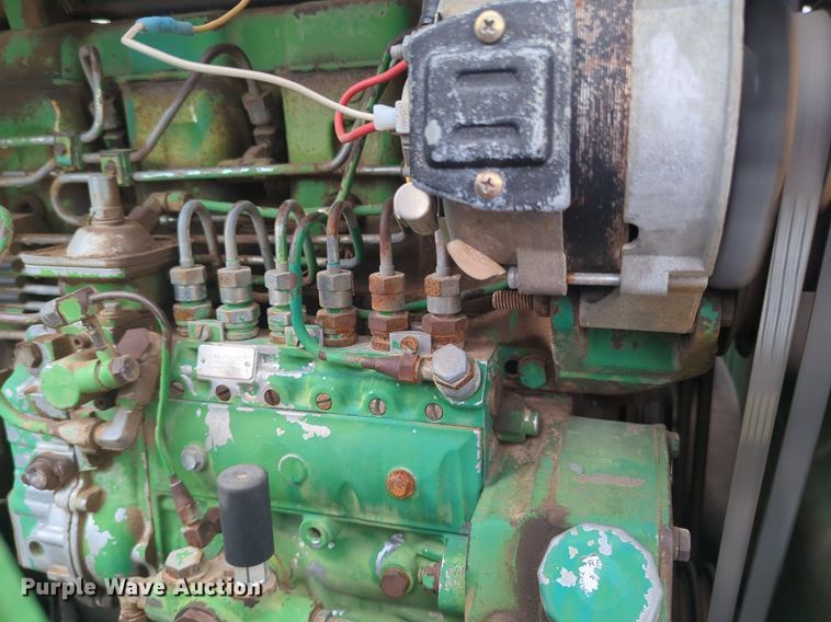 image for item EQ2078 1982 John Deere  4440 tractor