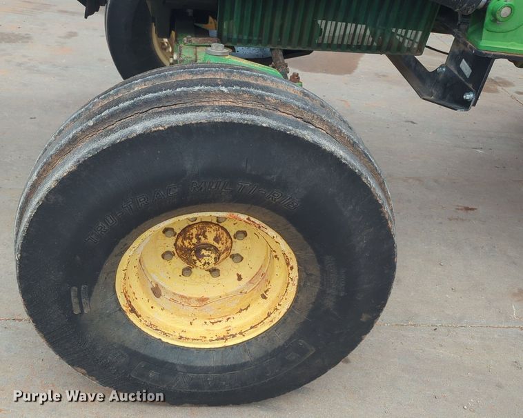 image for item EQ2078 1982 John Deere  4440 tractor